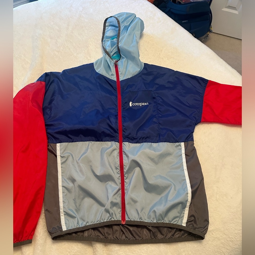 Womens size S light weightht windbreaker jacket 
Cotopaxi brand